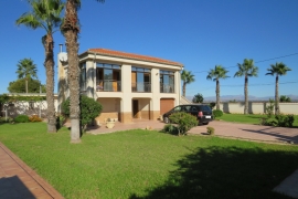 Sale - Chalet - Elche - La Marina